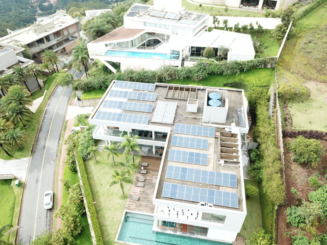 Sistema de energia solar residencial instalado pela Brasil Solar